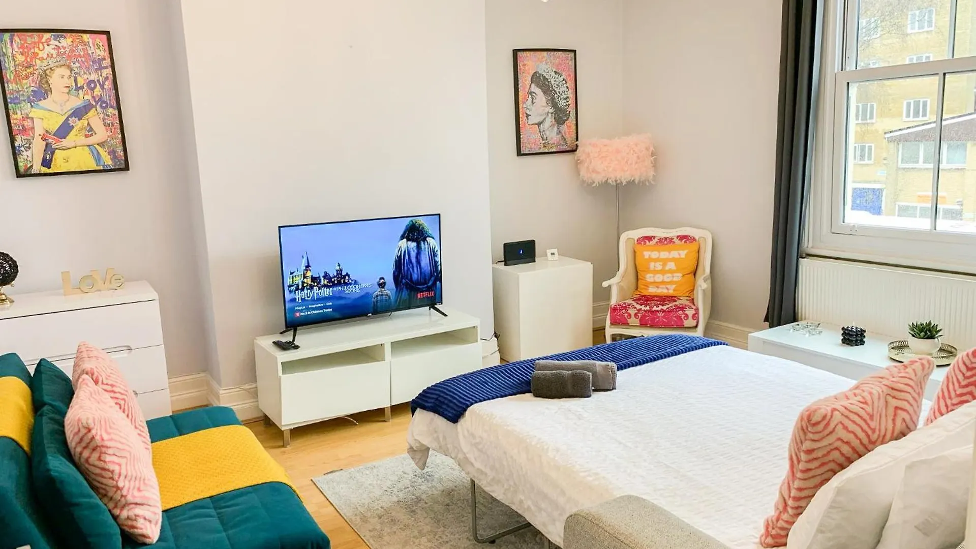 Enticing 2 Bedroom Flat With Mini-Garden In Hackney, Lower Clapton London 0*,