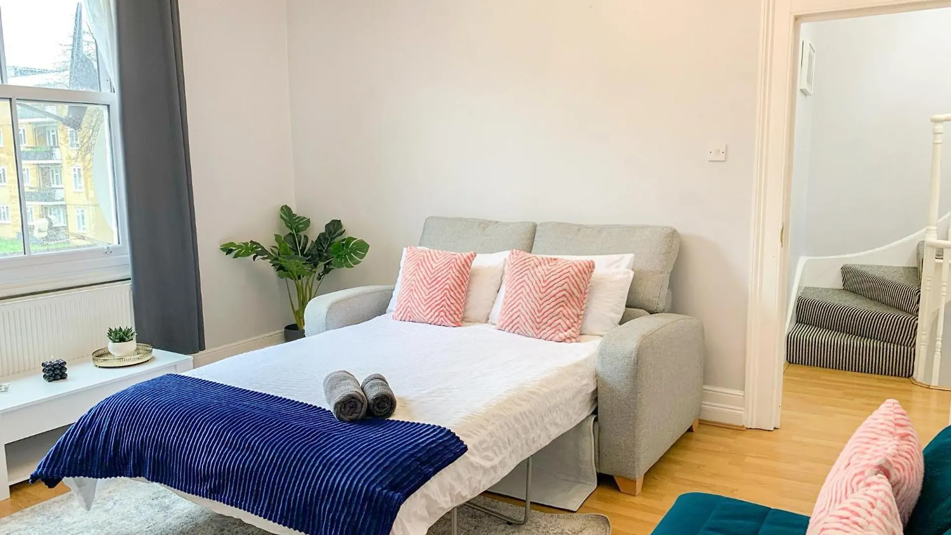 Enticing 2 Bedroom Flat With Mini-Garden In Hackney, Lower Clapton London United Kingdom