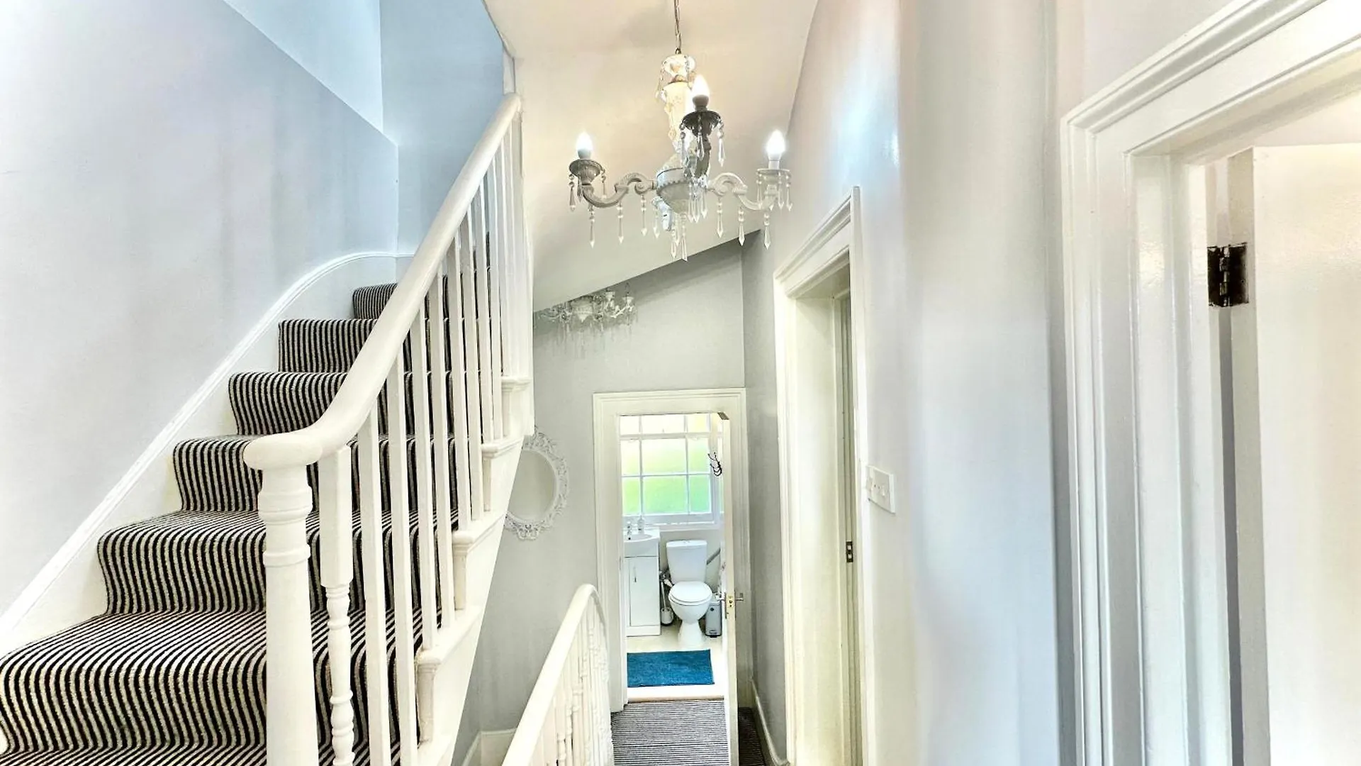 Apartment Enticing 2 Bedroom Flat With Mini-Garden In Hackney, Lower Clapton London